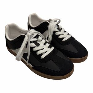 Black & White Women's Low-Top Sneakers